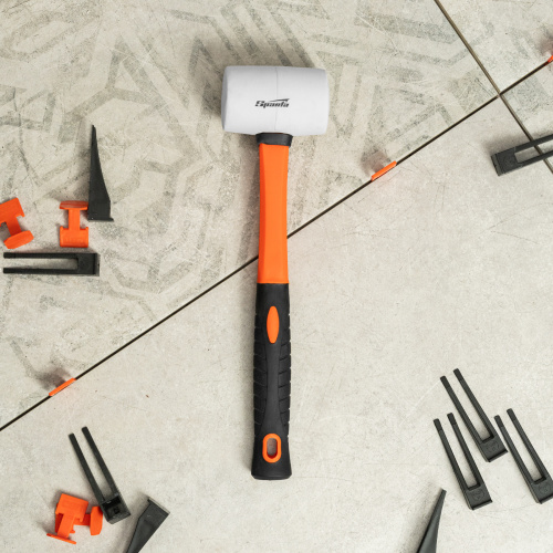 Киянка резиновая, 225 г, белая резина, фибергласовая рукоятка Sparta по ценам производителя в Воронеже с доставкой по всей России