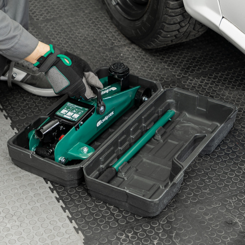 Домкрат гидравлический подкатной, 2 т, 135-320 мм, в пласт. кейсе Сибртех по ценам производителя в Воронеже с доставкой по всей России