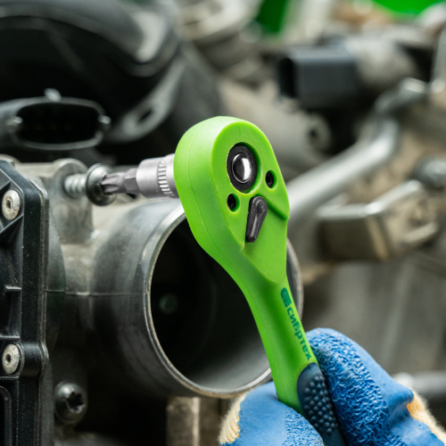 Ключ-трещотка 1/4", CrV, 72 зуба, с быстрым сбросом Сибртех по ценам производителя в Воронеже с доставкой по всей России