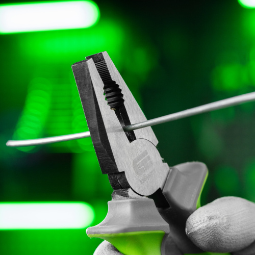 Плоскогубцы комбинированные, 200 мм, фосфатирование, трехкомпонентные рукоятки Сибртех по ценам производителя в Воронеже с доставкой по всей России