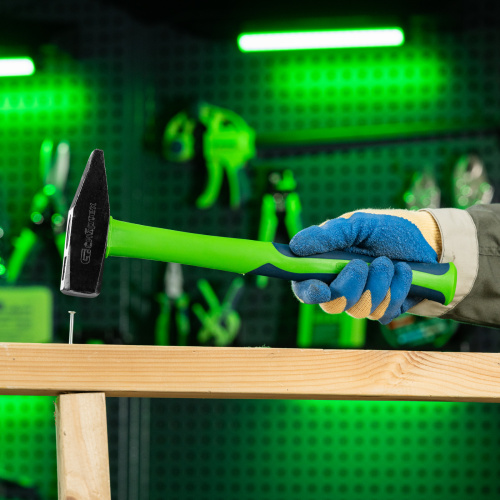 Молоток слесарный, 800 г, фибергласовая обрезиненная рукоятка Сибртех по ценам производителя в Воронеже с доставкой по всей России