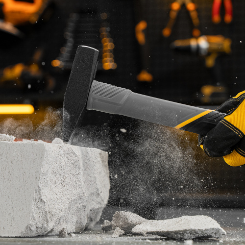 Молоток слесарный, 400 г, кованый, фибергласовая рукоятка c TPR покрытием Denzel по ценам производителя в Воронеже с доставкой по всей России