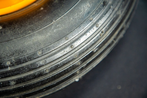 Колесо пневматическое резиновое 330 мм 13x4.00-6 по ценам производителя в Воронеже с доставкой по всей России