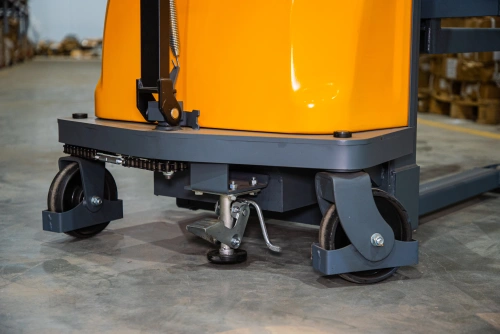 Штабелер гидравлический с электроподъемом 1,5 т 3,0 м XILIN CDD15B-E с раздвижными вилами по ценам производителя в Воронеже с доставкой по всей России