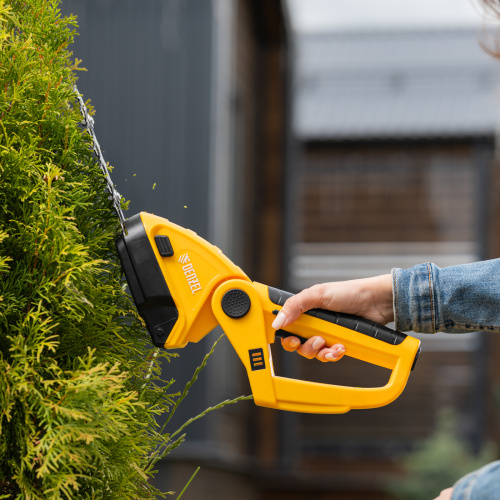 Ножницы-кусторез аккумуляторные GS-7, Li-Ion, 7,2 В Denzel по ценам производителя в Воронеже с доставкой по всей России