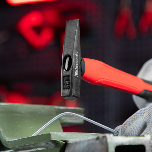 Молоток слесарный optimal, 100 г, фибергласовая обрезиненная рукоятка, квадратный боек Matrix по ценам производителя в Воронеже с доставкой по всей России