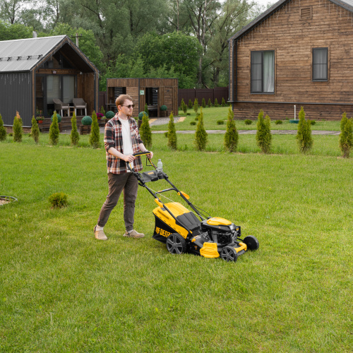 Газонокосилка бензиновая GLD-460SP, 146 куб.см, ширина 46 см, привод 7 уровней, травосборник 50 л Denzel по ценам производителя в Воронеже с доставкой по всей России