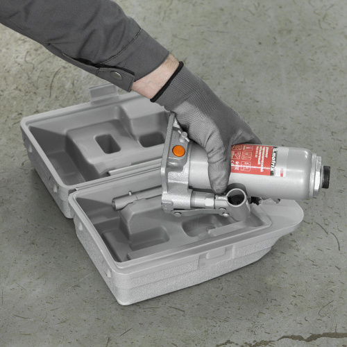 Домкрат гидравлический бутылочный, 6 т, h подъема 216-413 мм, в пластиковом кейсе Matrix по ценам производителя в Воронеже с доставкой по всей России