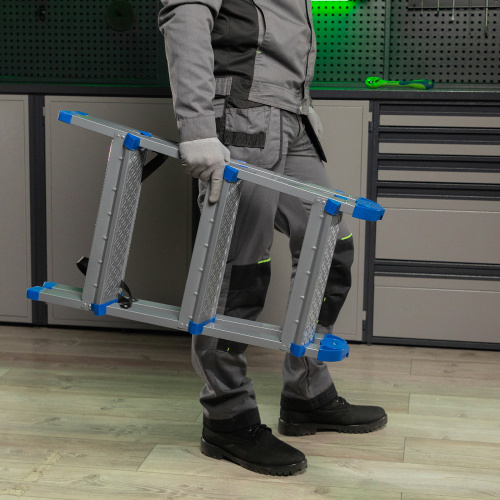 Стремянка двухсторонняя 3 ступени, сталь профиль, стальные ступени, Сибртех по ценам производителя в Воронеже с доставкой по всей России