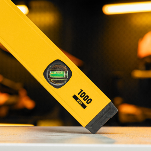 Уровень алюминиевый, магнит, фрезерованный, 3 глазка (1 зеркал.) 0,5 мм/м, 1000 мм Denzel по ценам производителя в Воронеже с доставкой по всей России