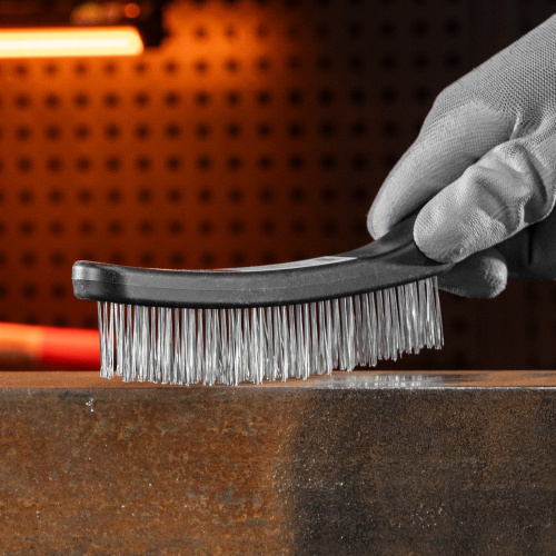 Щетка четырехрядная металлическая с пластмассовой ручкой Sparta по ценам производителя в Воронеже с доставкой по всей России