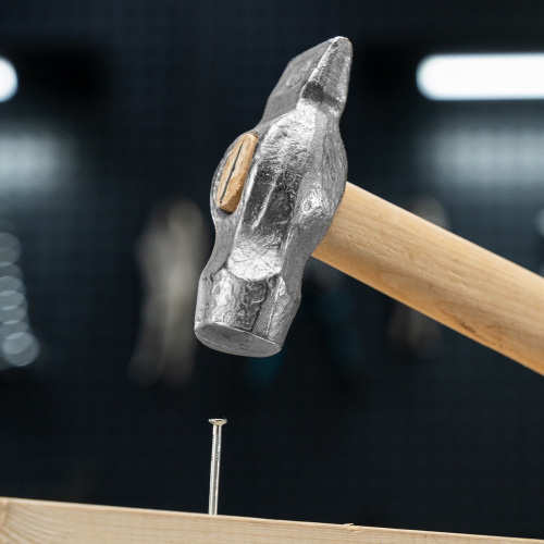 Молоток слесарный, 500 г, круглый боек, деревянная рукоятка по ценам производителя в Воронеже с доставкой по всей России