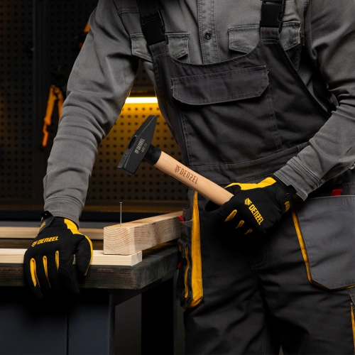 Молоток слесарный, 600 г, кованый квадратный боек, буковая рукоятка Denzel по ценам производителя в Воронеже с доставкой по всей России