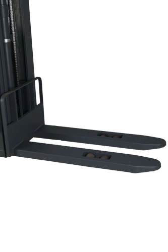 Штабелер самоходный 1,5 т 5,6 м XILIN CDDR15-III 24/200 В/Ач (сопровождаемый) по ценам производителя в Воронеже с доставкой по всей России