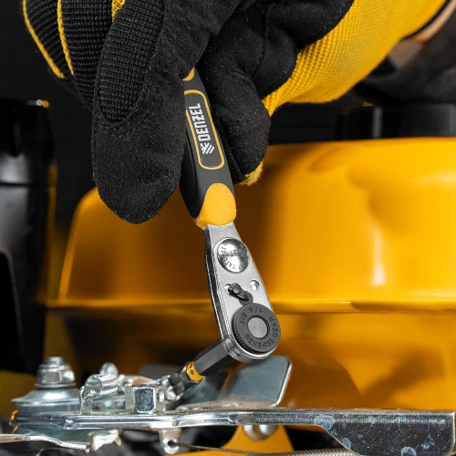 Ключ-трещотка для бит 1/4", 52 зуба, CrMo, адаптер для торцевых головок Denzel по ценам производителя в Воронеже с доставкой по всей России