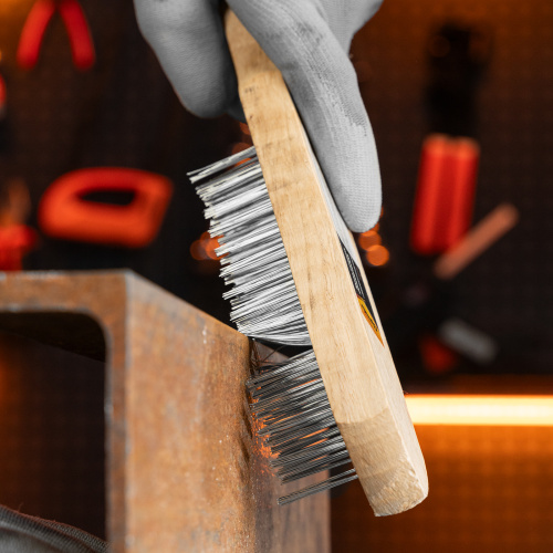 Щетка пятирядная металлическая с деревянной ручкой Sparta по ценам производителя в Воронеже с доставкой по всей России