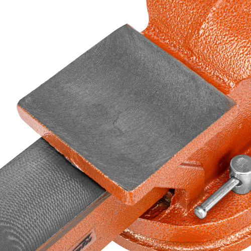 Тиски слесарные, 150 мм, поворотные, с наковальней Sparta по ценам производителя в Воронеже с доставкой по всей России