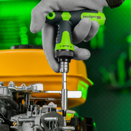 Отвертка Т-образная реверсивная с набором бит, торцевых головок, 33 предмета, CrV Сибртех по ценам производителя в Воронеже с доставкой по всей России