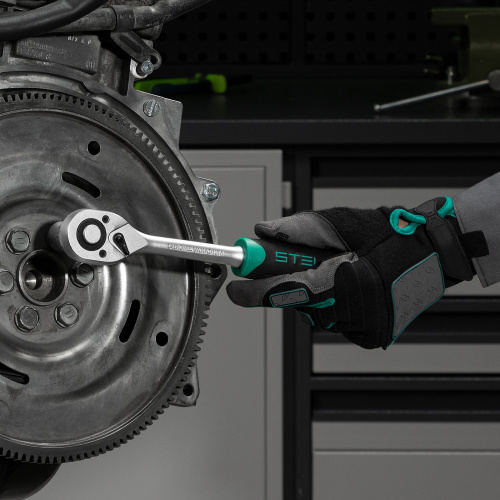 Набор инструментов, 1/2", 1/4", CrV, пластиковый кейс 82 предмета Stels по ценам производителя в Воронеже с доставкой по всей России