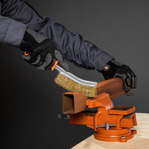 Тиски слесарные, 125 мм, поворотные, с наковальней Sparta по ценам производителя в Воронеже с доставкой по всей России