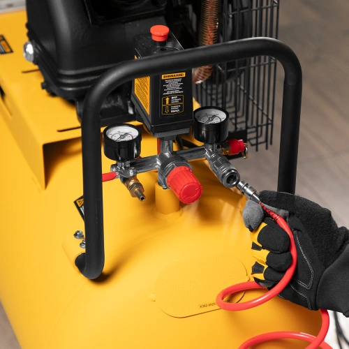 Компрессор воздушный BCV2200/100, ременный привод, 2.2 кВт, 100 литров, 370 л/мин Denzel по ценам производителя в Воронеже с доставкой по всей России