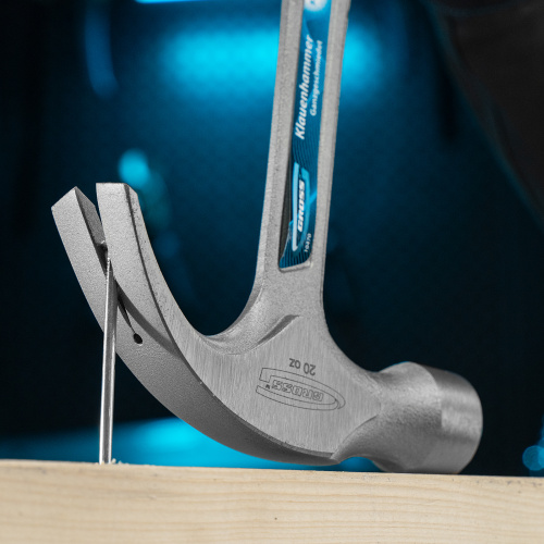 Молоток-гвоздодер, 570 г, цельнокованый, трехкомпонентная рукоятка Gross по ценам производителя в Воронеже с доставкой по всей России