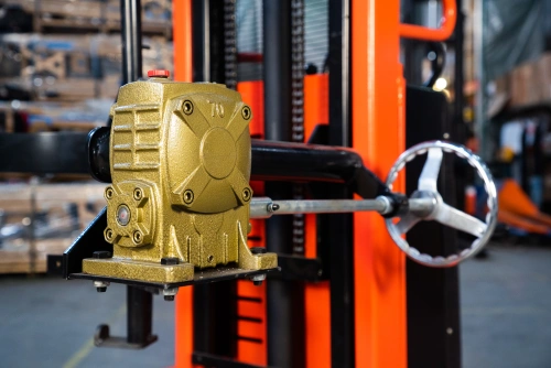 Штабелер-бочкокантователь гидравлический 0,35 т 2,5 м TOR CDT с электроподъемом по ценам производителя в Воронеже с доставкой по всей России