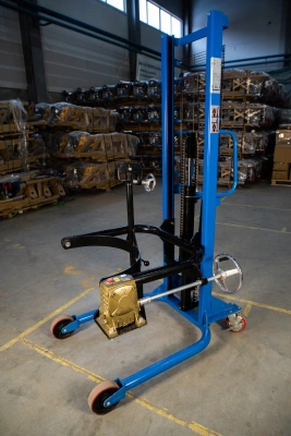 Штабелер-бочкокантователь гидравлический 0,35 т 2,5 м TOR COT по ценам производителя в Воронеже с доставкой по всей России