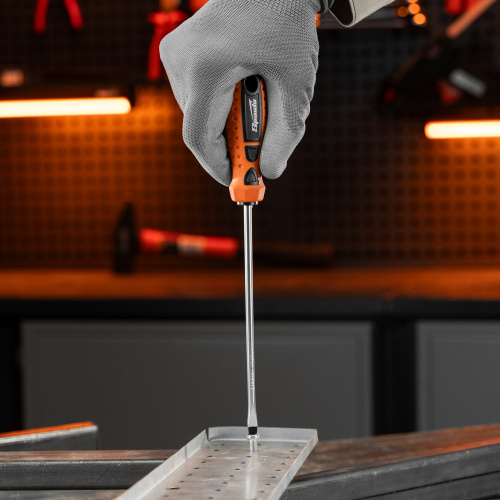 Отвертка "Point", SL5 х 150 мм, CS, двухкомпонентная рукоятка Sparta по ценам производителя в Воронеже с доставкой по всей России