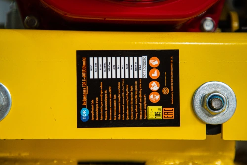 Виброплита 70 кг, 10,5кН (Honda) бак, коврик, колесный комплект TOR C-60T по ценам производителя в Воронеже с доставкой по всей России