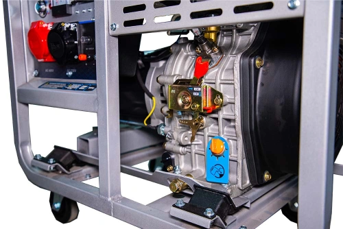 Генератор дизельный 9,0 кВт 380В/3 кВт 220В 20 л с электростартером TOR KM9000D по ценам производителя в Воронеже с доставкой по всей России