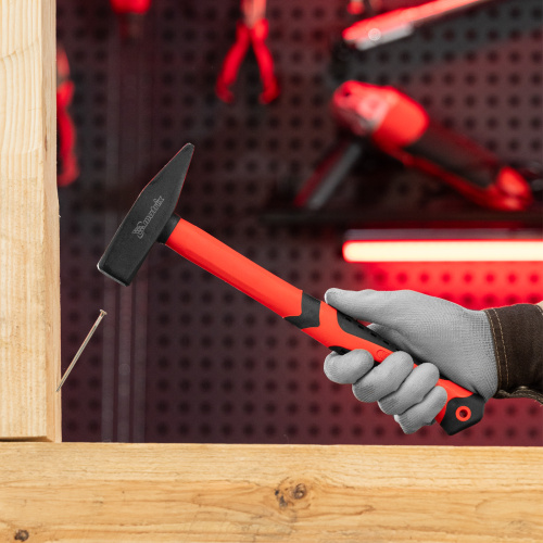 Молоток слесарный, 600 г, фибергласовая обрезиненная рукоятка Matrix по ценам производителя в Воронеже с доставкой по всей России