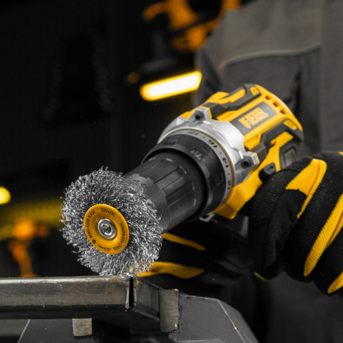 Щетка для дрели, 50 мм, Плоская, со шпилькой, нержавеющая витая проволока Denzel по ценам производителя в Воронеже с доставкой по всей России