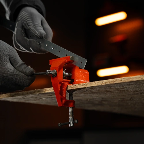 Тиски, 60 мм, крепление для стола Sparta по ценам производителя в Воронеже с доставкой по всей России