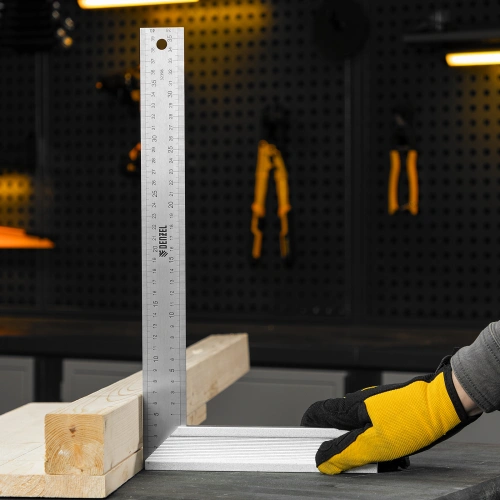 Угольник стальной 400 мм, нержавеющая сталь, градуировка, алюминиевое основание Denzel по ценам производителя в Воронеже с доставкой по всей России