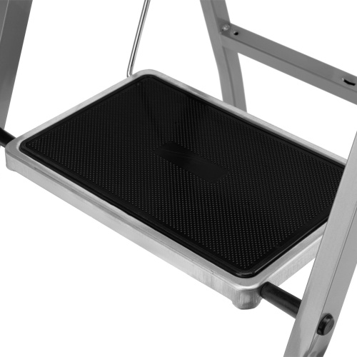 Стремянка 2 ступени, с полимерными ковриками, Сибртех по ценам производителя в Воронеже с доставкой по всей России