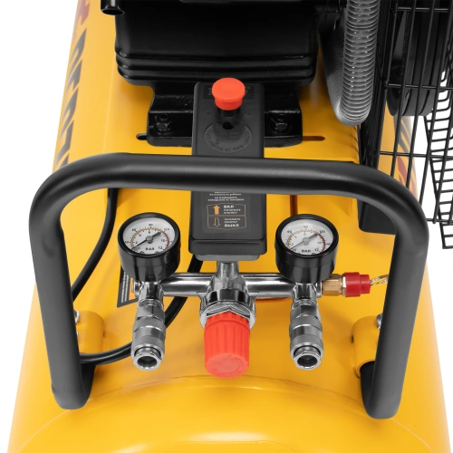 Компрессор воздушный BCV2200/100, ременный привод, 2.2 кВт, 100 литров, 370 л/мин Denzel по ценам производителя в Воронеже с доставкой по всей России