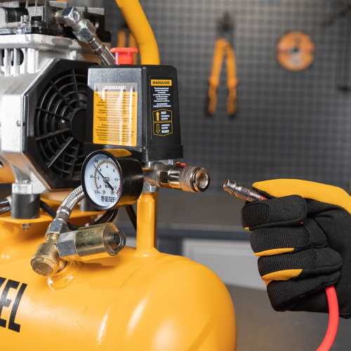 Компрессор DLS650/10 безмаслянный малошумный 650 Вт, 120 л/мин, ресивер 10 л Denzel по ценам производителя в Воронеже с доставкой по всей России