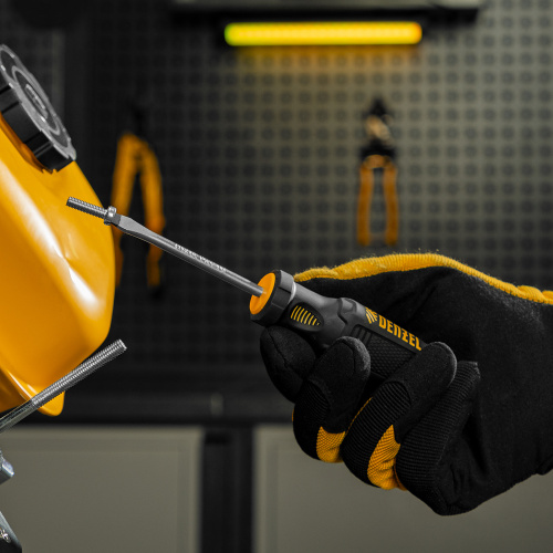 Отвертка SL5x75 мм, CrV, трехкомпонентная рукоятка Denzel по ценам производителя в Воронеже с доставкой по всей России