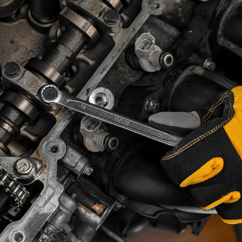 Набор инструментов, 1/2", 1/4", CrV, S2, пластиковый кейс, 64 предмета Denzel по ценам производителя в Воронеже с доставкой по всей России