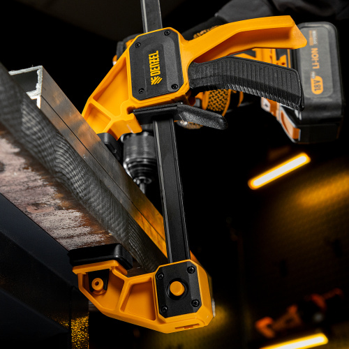 Струбцина F-образная, быстрозажимная, 300 х 80 мм, усиленный нейлоновый корпус Denzel по ценам производителя в Воронеже с доставкой по всей России