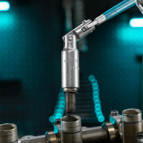 Ключ свечной карданный 16 х 250 мм Stels по ценам производителя в Воронеже с доставкой по всей России