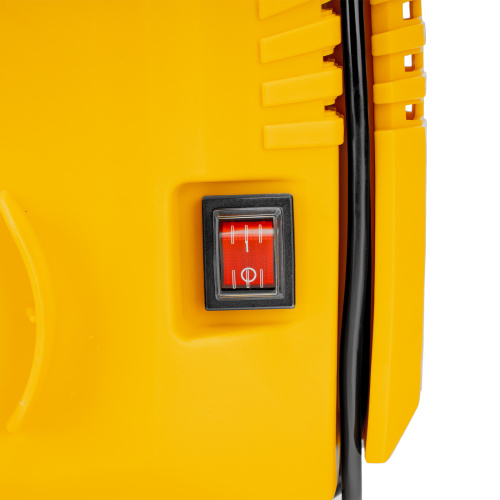 Компрессор воздушный DL1300, 10 бар, 1,3 кВт 180 л/мин 5 л, с набором аксессуаров Denzel по ценам производителя в Воронеже с доставкой по всей России