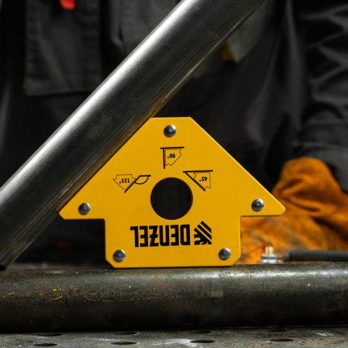 Фиксатор магнитный для сварочных работ, усилие 50 Lb Denzel по ценам производителя в Воронеже с доставкой по всей России