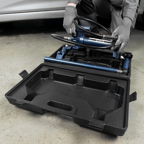 Растяжка гидравлическая, 4 т, набор из 17 предметов, 7 сменных насадок, в пластиковом кейсе Stels по ценам производителя в Воронеже с доставкой по всей России