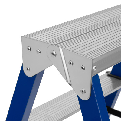 Стремянка двусторонняя 2 ступени, стальная, Сибртех по ценам производителя в Воронеже с доставкой по всей России