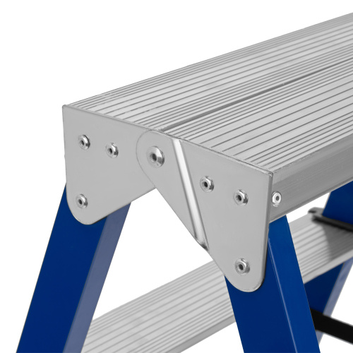 Стремянка двусторонняя 2 ступени, стальная, Сибртех по ценам производителя в Воронеже с доставкой по всей России