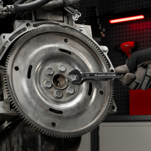 Набор ключей комбинированных, трещоточных шарнирных 13 шт. Matrix по ценам производителя в Воронеже с доставкой по всей России