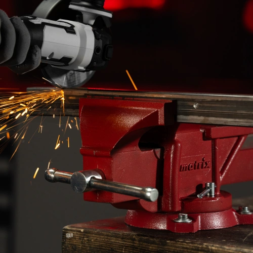 Тиски слесарные, 150 мм, поворотные, с наковальней Matrix по ценам производителя в Воронеже с доставкой по всей России