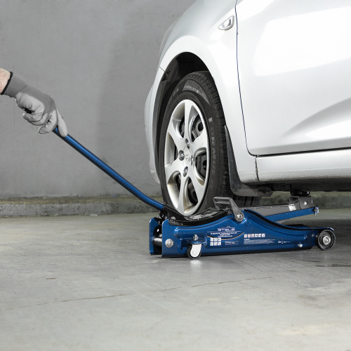 Домкрат гидравлический подкатной в пластиковом кейсе, 2 т, Low Profile, 80-380 мм Stels по ценам производителя в Воронеже с доставкой по всей России